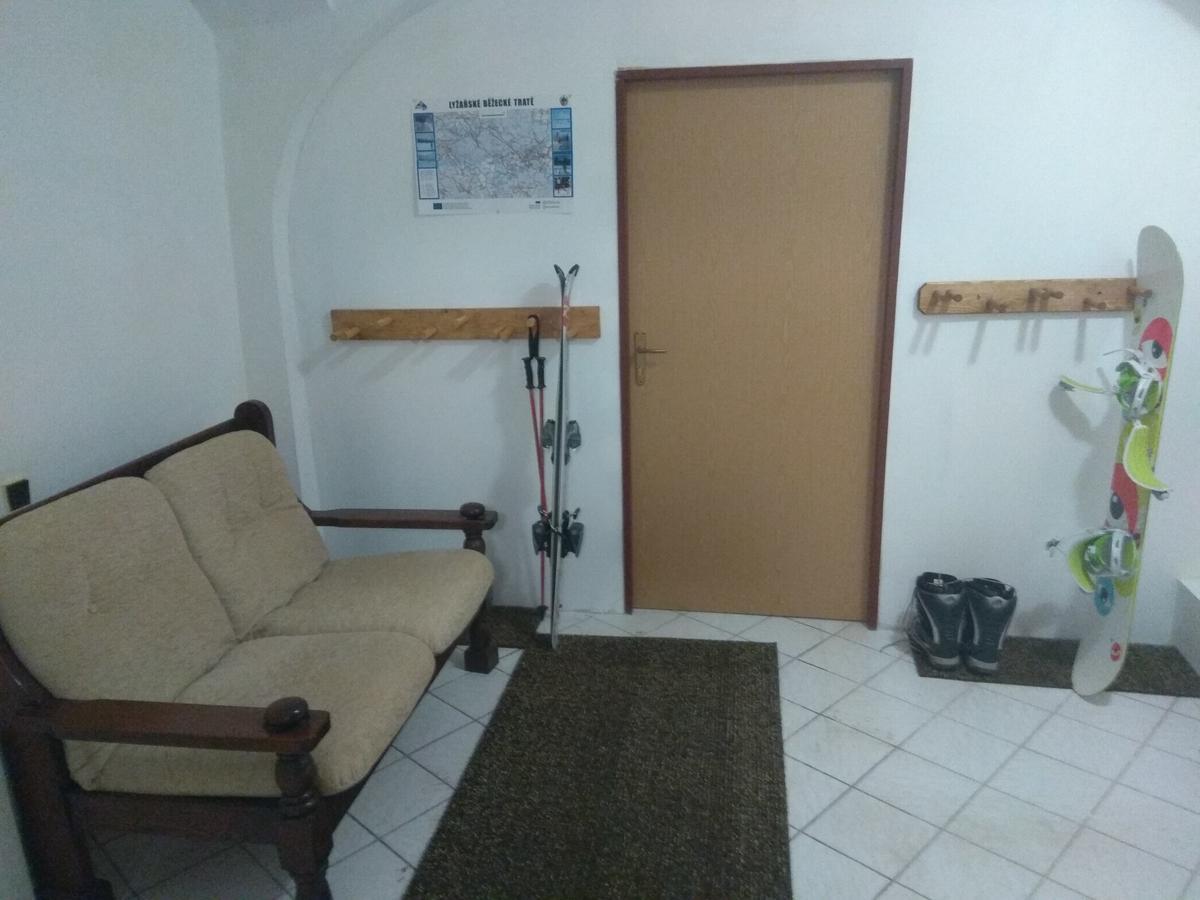 Penzion u Čermáka Ostrov  Exterior foto