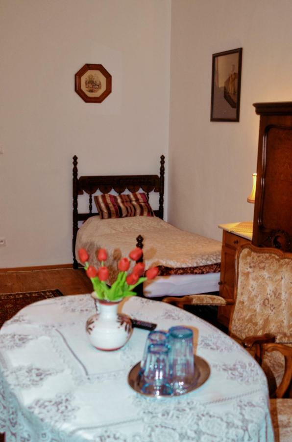 Penzion u Čermáka Ostrov  Exterior foto